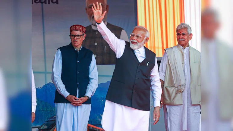 8वीं क्लास और अटल का जिक्र... ऐतिहासिक चिनाब ब्रिज पर सीएम उमर को क्यों याद आए अटल बिहारी वाजयेपी
