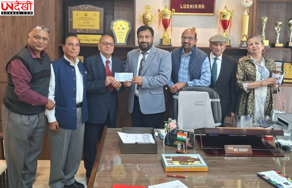 एससीडी गवर्नमेंट कॉलेज में कविता संकलन ‘Sallies of Surreal Shades’ का विमोचन