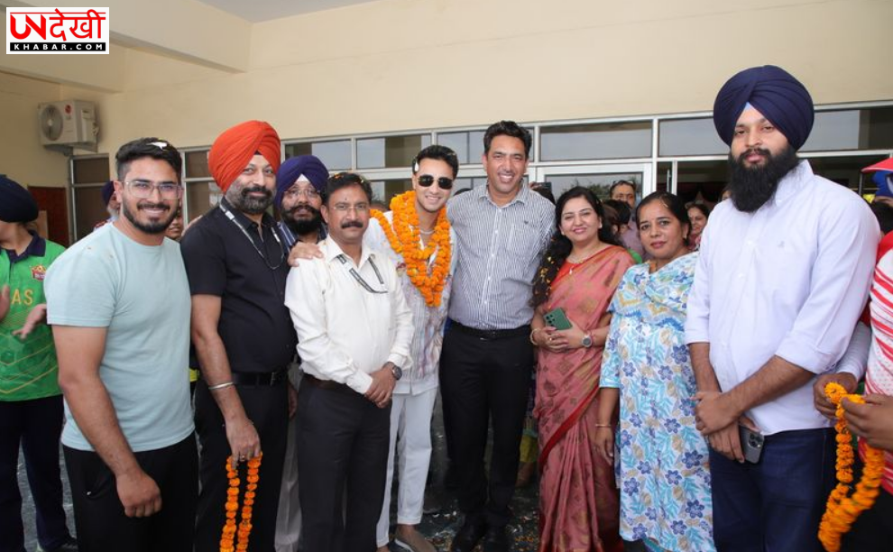 टी20 वर्ल्ड कप में अभिषेक शर्मा पर टिकी निगाहें, अमृतसर में जश्न का माहौल