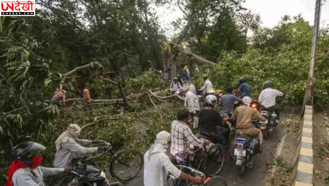 यूपी में आंधी-बारिश का कहर, 56 लोगों की मौत