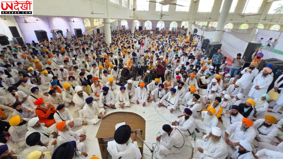 अकाल तख्त की AAP सरकार को चेतावनी, धार्मिक कानून पर सिख नेताओं का विरोध तेज