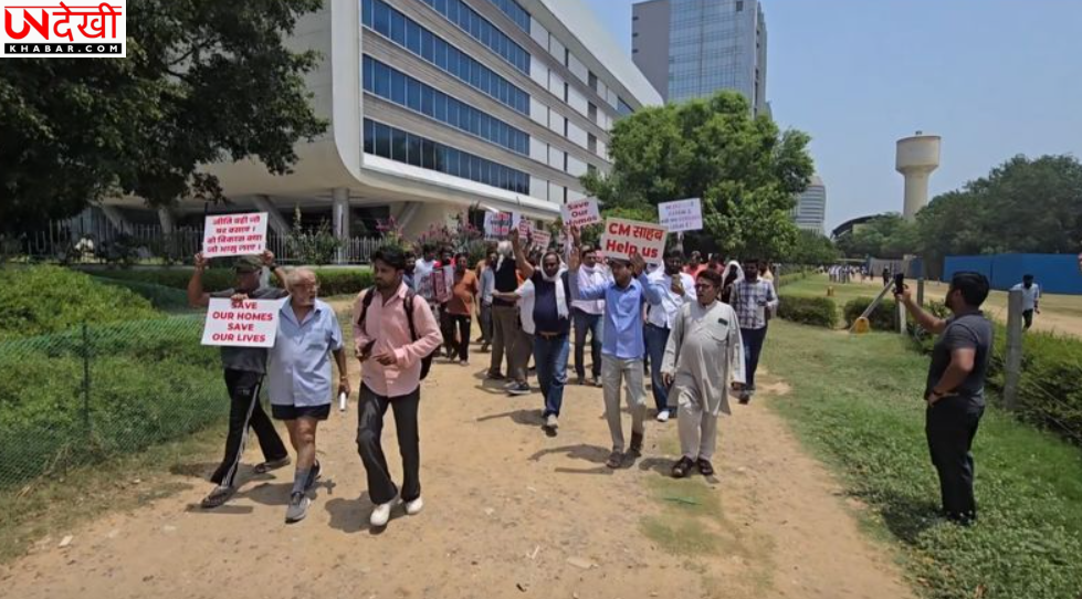 गुरुग्राम में सीलिंग अभियान के खिलाफ सड़कों पर उतरे DLF के निवासी, व्यावसायिक उपयोग को नियमित करने की मांग