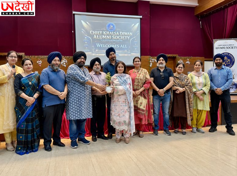 चीफ खालसा दीवान स्कूल में AI पर विशेष सेमिनार, छात्रों ने रोबोट, वर्चुअल रियलिटी और स्मार्ट AI टूल्स का लिया अनुभव