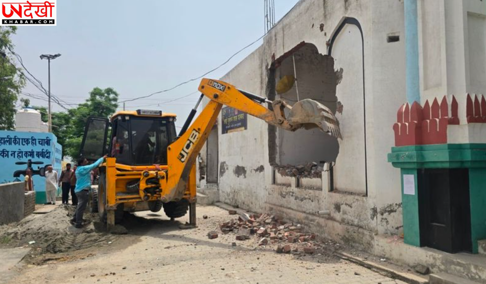 कुरुक्षेत्र में पुजारी से मारपीट के बाद प्रशासन की बड़ी कार्रवाई, आरोपी के घर और दरगाह की अवैध दीवारें हटाईं