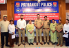 पठानकोट पुलिस ने 100 बरामद मोबाइल फोन उनके असली मालिकों को लौटाए