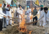 पंजाब में AAP के खिलाफ किसानों का प्रदर्शन, झाड़ू जलाकर परविंदर झोटा को न्याय दिलाने की मांग