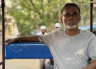दिल्ली की सड़कों पर जिंदगी खींचता एक जज़्बा: रिक्शा चालक लखी साहू की कहानी