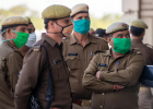 सोनभद्र पुलिस ने फर्जी आर्मी अफसर बनकर ब्लैकमेल करने वाले अंतरराज्यीय साइबर गिरोह का भंडाफोड़ किया