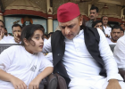 प्रतीक यादव के अंतिम संस्कार में अखिलेश यादव और भतीजी का भावुक पल वायरल