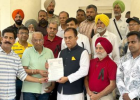 ऑनलाइन दवाइयों की बिक्री के खिलाफ फागवाड़ा में केमिस्टों का बंद, सरकार को सौंपा ज्ञापन