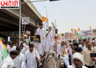 महंगाई और NEET पेपर लीक के खिलाफ कांग्रेस का अनोखा प्रदर्शन, घोड़ा-गाड़ी पर निकाला विरोध मार्च