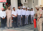 पट्टी न्यायिक परिसर में अग्नि सुरक्षा प्रशिक्षण और मॉक ड्रिल आयोजित, कर्मचारियों को आपदा प्रबंधन की दी गई जानकारी