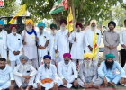 शेरों सहकारी चीनी मिल विवाद गहराया, 19वें दिन भी जारी रहा किसानों का आंदोलन