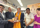 जापान में गूंजा श्रीमद्भगवद्गीता का संदेश, अंतरराष्ट्रीय गीता महोत्सव में भारतीय प्रतिनिधिमंडल ने भेंट की गीता की प्रति