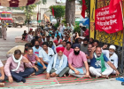 नगर परिषद कर्मचारियों की अनिश्चितकालीन हड़ताल दूसरे दिन भी जारी, शहर में जगह-जगह लगा कूड़े का ढेर