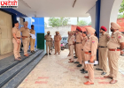 सिद्धवां बेट पुलिस की नशा विरोधी कार्रवाई, महिला समेत 8 आरोपी गिरफ्तार, हेरोइन और अवैध शराब बरामद
