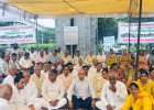 BPSMV खानपुर कलां में वेतन संकट पर कर्मचारियों का अनिश्चितकालीन धरना जारी, तीसरे दिन भी प्रदर्शन