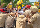 सज्जन कुमार के घर BJP सांसदों के पहुंचने पर भड़के AAP कार्यकर्ता, बठिंडा में BJP कार्यालय के बाहर प्रदर्शन