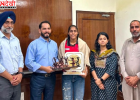 Bathinda News: एशियन जूनियर हॉकी कप जीतने वाली टीम की सदस्य सुखवीर कौर को DC ने किया सम्मानित