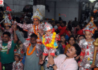 अमृतसर में नवरात्र के साथ शुरू हुआ प्रसिद्ध लंगूर मेला, हजारों बच्चों ने बड़े हनुमान मंदिर में टेका माथा