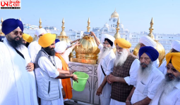 स्वयंसेवकों ने गोल्डन टेम्पल के सचखंड का हर्बल सफाई और सोने की प्लेटों की धोवाई शुरू की