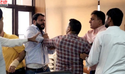 रोहतक जिला परिषद बैठक में हंगामा, उपाध्यक्ष और पार्षद के बीच मारपीट