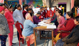 क्या सरकारी कर्मचारियों के बच्चों के लिए सरकारी स्कूल अनिवार्य हों? बहस तेज