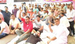 तीसरे दिन भी जारी रही इंडियन ऑयल रिफाइनरी कर्मचारियों की भूख हड़ताल, मांगों को लेकर प्रबंधन के खिलाफ प्रदर्शन तेज