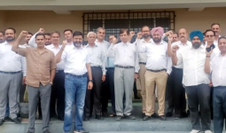 होशियारपुर बार एसोसिएशन की अनिश्चितकालीन हड़ताल दूसरे दिन भी जारी, LADC नीति वापस लेने की मांग तेज