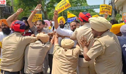सज्जन कुमार के घर BJP सांसदों के पहुंचने पर भड़के AAP कार्यकर्ता, बठिंडा में BJP कार्यालय के बाहर प्रदर्शन