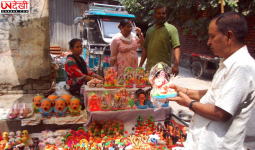 स्क्रीन टाइम ने छीनी मिट्टी के खिलौनों की चमक, अमृतसर के खडोनियां वाला बाजार में सिर्फ त्योहारों पर लौटती रौनक
