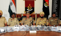 अमृतसर में पाकिस्तान से हथियार सप्लाई करने वाले नेटवर्क का भंडाफोड़, 4 आरोपी गिरफ्तार; 16 पिस्तौल बरामद