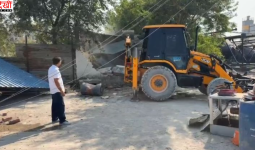 गुरुग्राम में प्रदूषण के खिलाफ MCG की बड़ी कार्रवाई, 5 इलाकों में 8 RMC प्लांट ध्वस्त