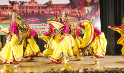 49वें करनाल जोन युवा महोत्सव में हरियाणवी संस्कृति की धूम, विद्यार्थियों ने रासिया नृत्य और पारंपरिक वाद्ययंत्रों से बांधा समां