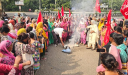 अमृतसर में मिड-डे मील और आशा वर्करों का प्रदर्शन, CM भगवंत मान का पुतला फूंका