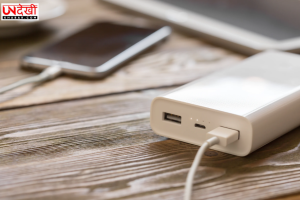 फ्लाइट सुरक्षा अलर्ट: DGCA ने इन-फ्लाइट चार्जिंग के लिए पावर बैंक पर प्रतिबंध लगाया | जानें नई गाइडलाइंस।