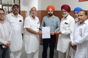 कंडी संघर्ष समिति ने होशियारपुर प्रशासन को सौंपा ज्ञापन, ओवरलोड टिप्परों और अवैध खनन पर सख्त कार्रवाई की मांग