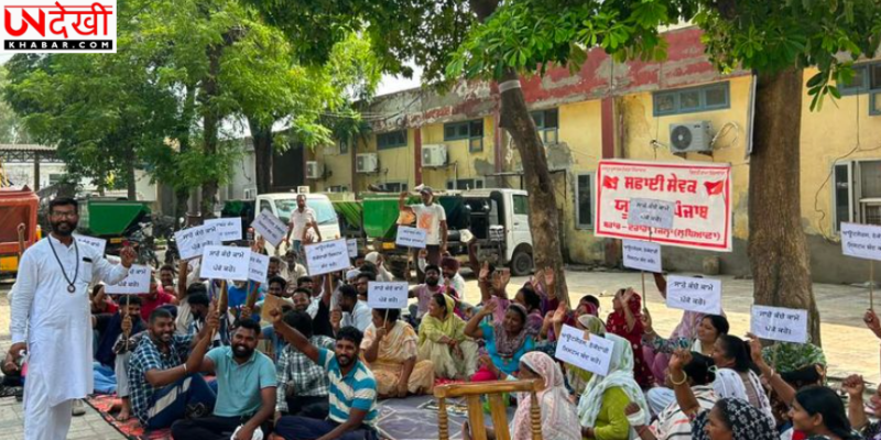 दोराहा में फिर गहराया कूड़ा संकट, सफाई कर्मचारियों की अनिश्चितकालीन हड़ताल से सात दिन से नहीं उठा कचरा